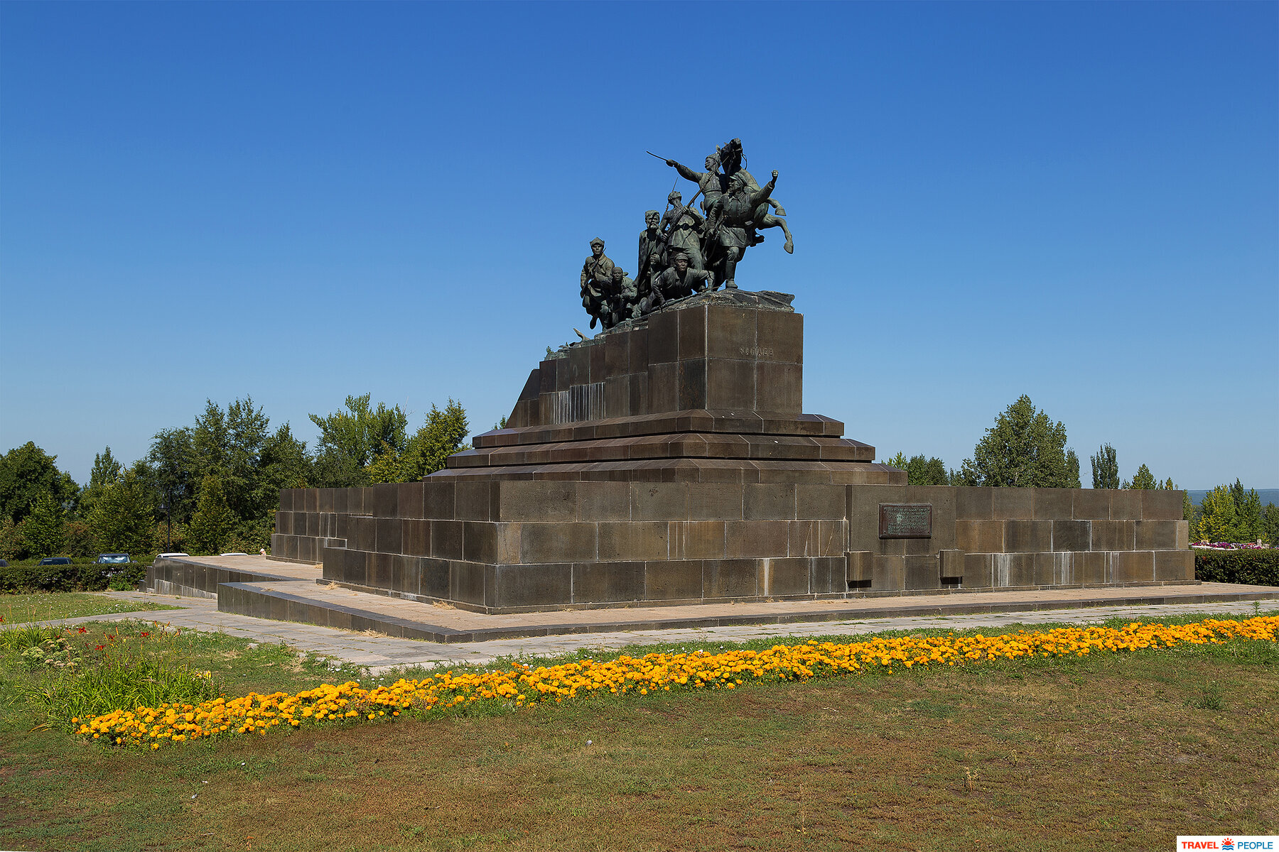 Памятник Василию Ивановичу Чапаеву.
