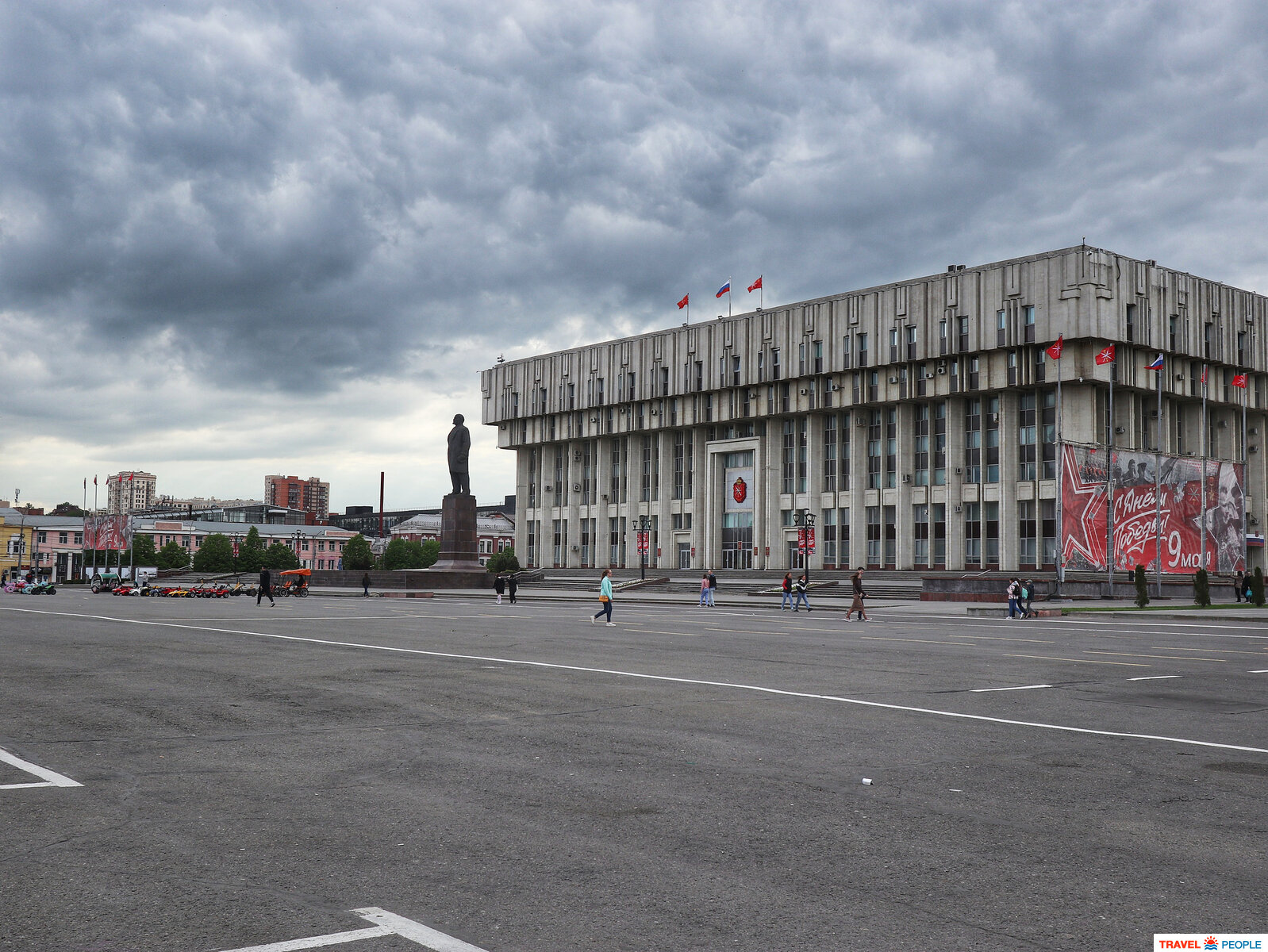 Площадь Ленина. Здание городской администрации