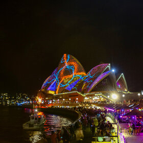Сиднейский оперный театр в дни фестиваля Vivfid