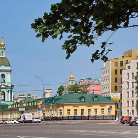 Яузская улица в Москве