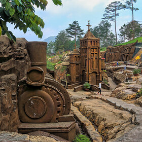 Глиняная деревня