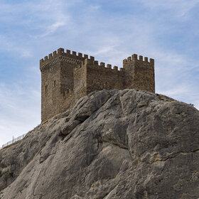 Судак. Генуэзская крепость. Главная башня Консульского замка.