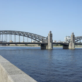 Большеохтинский мост, Санкт-Петербург, Синопская набережная.