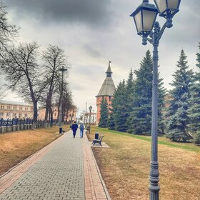 Прогулка вдоль кремля