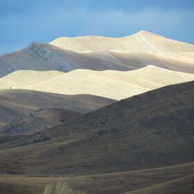 Разноцветные горы Хакасии.