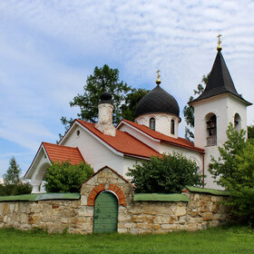 Троицкая церковь в селе Бехово