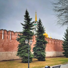 У кремлевской стены