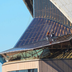 Сиднейский оперный театр, мойщики стекол