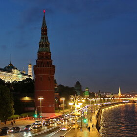 Москва,вечерняя Кремлевская набережная