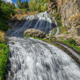 Джермукский водопад, второй по величине водопад Армении- 68 метров.