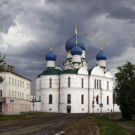 Углич. Богоявленский монастырь.