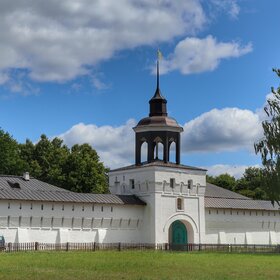 Толгский женский монастырь. Вид со стороны Волги