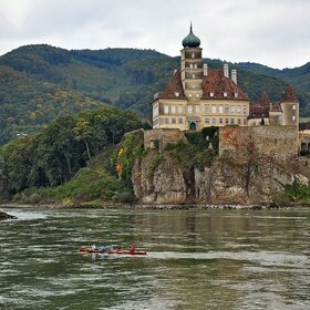 Замок "Прекрасный холм" (Schloss Sch&#246;nb&#252;hel)