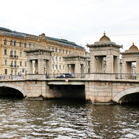 Мост Ломоносова в Петербурге