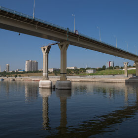Знаменитый "танцующий мост" Волгограда.